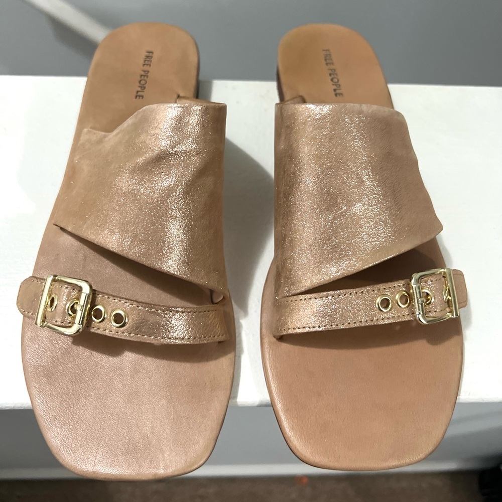 🌻🆕FREE PEOPLE MILA MINIMAL FLAT SANDAL-ROSE GOLD COLOR-SIZE 8.5 - Picture 11 of 17